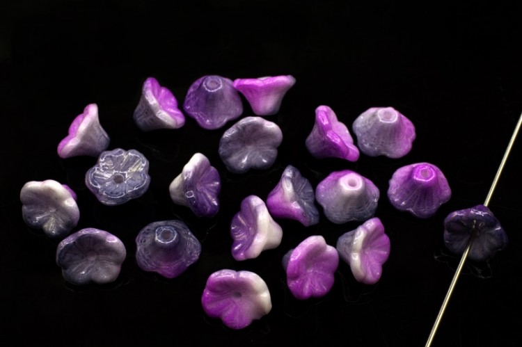 Бусина Flower 7х5мм, отверстие 0,8мм, цвет 03000/95501 White/Funky Purple, 733-070, 20шт Бусина Flower 7х5мм, отверстие 0,8мм, цвет 03000/95501 White/Funky Purple, 733-070, 20шт