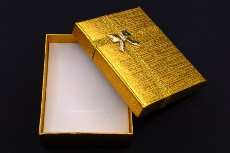 Подарочная коробочка 90х67х27мм для украшений, цвет золотой, картон, 31-010, 1шт Подарочная коробочка 90х67х27мм для украшений, цвет золотой, картон, 31-010, 1шт