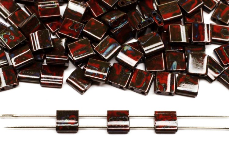 Бисер японский MIYUKI TILA #4521 красный, непрозрачный пикассо, 5 грамм Бисер японский MIYUKI TILA #4521 красный, непрозрачный пикассо, 5 грамм