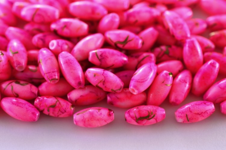 Купить Бусины акриловые Рис 6х12мм, отверстие 1мм, цвет розовый яркий,540-170, 10г (около 35шт)