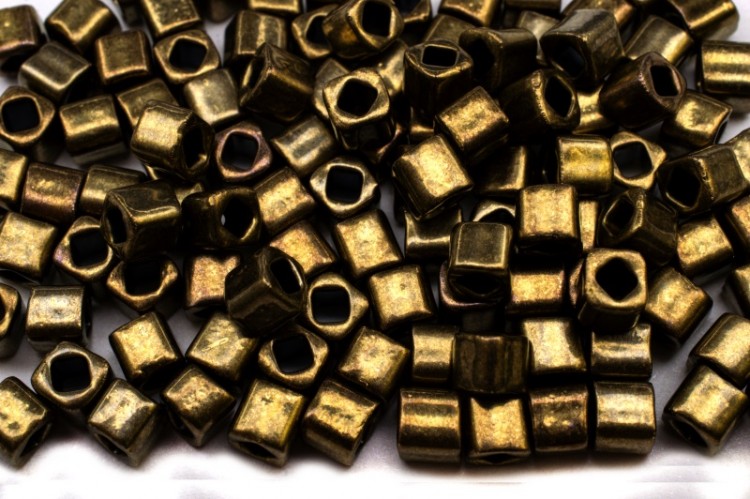 Бисер японский TOHO Cube кубический 3мм #0225 бронза/античное золото, 5 грамм Бисер японский TOHO Cube кубический 3мм #0225 бронза/античное золото, 5 грамм