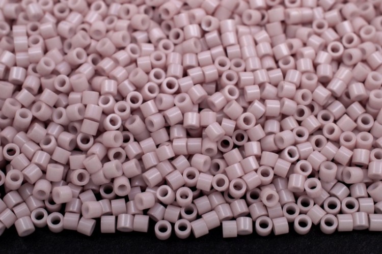 Бисер японский MIYUKI Delica цилиндр 15/0 DBS-1494 бледная роза, непрозрачный, 5 грамм Бисер японский MIYUKI Delica цилиндр 15/0 DBS-1494 бледная роза, непрозрачный, 5 грамм