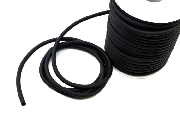 Каучуковый полый шнур, диаметр 4мм, внутренний диаметр 2мм, цвет черный, 55-012, 1 метр Каучуковый полый шнур, диаметр 4мм, внутренний диаметр 2мм, цвет черный, 55-012, 1 метр
