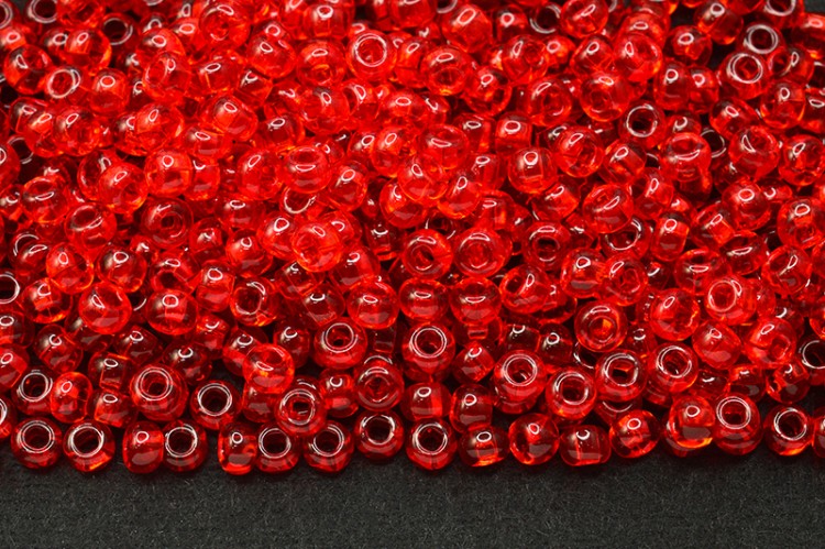 Бисер чешский PRECIOSA круглый 6/0 90070 красный прозрачный, квадратное отверстие, 50г Бисер чешский PRECIOSA круглый 6/0 90070 красный прозрачный, квадратное отверстие, 50г